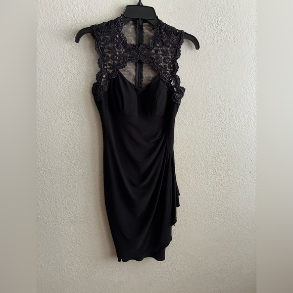 Cache Black Sheath Halter Lace Cocktail Dress 0 - Picture 5 of 15